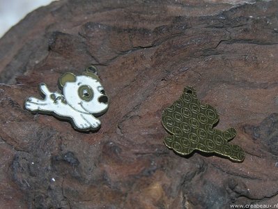 Hond met epoxy, 18x22mm, wit-bronskleur