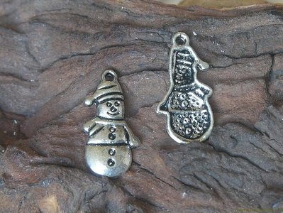 Sneeuwpop, 25x13mm, zilverkleur