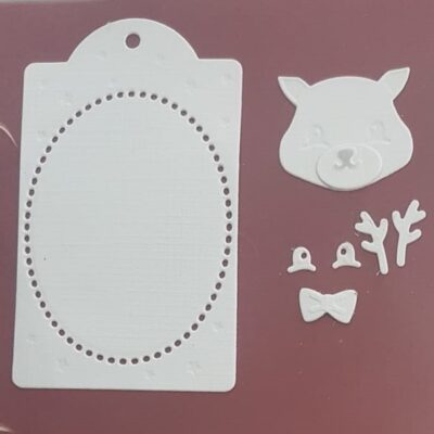Label met poes en rendiergewei